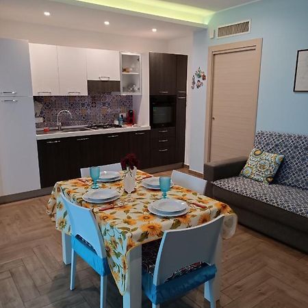 Casa Azzurra Lägenhet Giardini Naxos Exteriör bild
